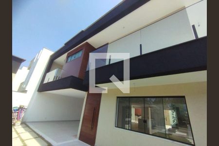 Casa à venda com 3 quartos, 242m² em Camboinhas, Niterói