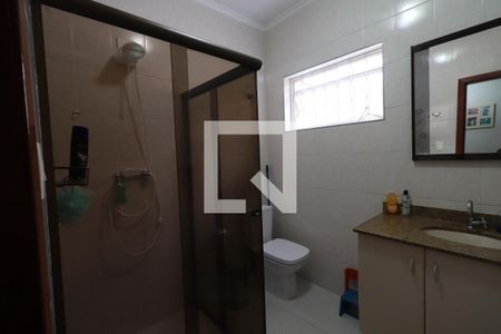 Casa à venda com 200m², 2 quartos e 4 vagasBanheiro