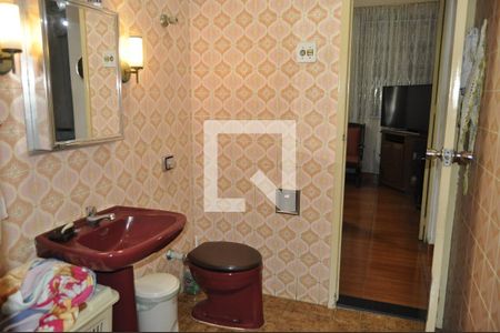 Casa à venda com 730m², 5 quartos e 3 vagasBanheiro do Quarto 2