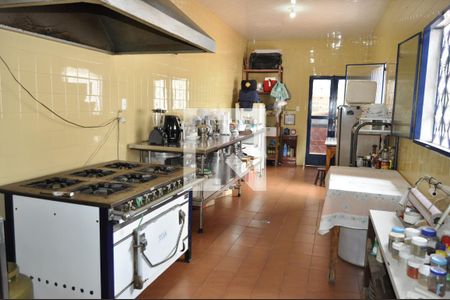 Casa à venda com 730m², 5 quartos e 3 vagasCozinha 2