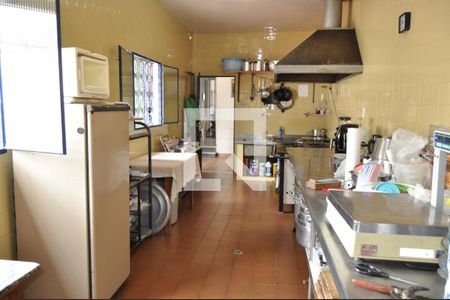 Casa à venda com 730m², 5 quartos e 3 vagasCozinha 2