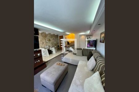 Casa à venda com 4 quartos, 220m² em Jardim Avelino, São Paulo