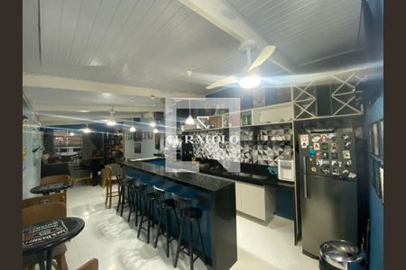 Casa à venda com 320m², 3 quartos e 3 vagas