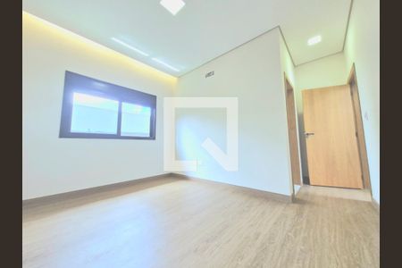 Casa de condomínio à venda com 225m², 4 quartos e 4 vagas Casa de condomínio à venda com 225m², 4 quartos e 4 vagasSuíte 1