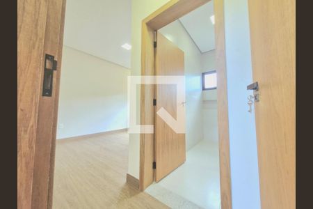 Casa de condomínio à venda com 225m², 4 quartos e 4 vagas Casa de condomínio à venda com 225m², 4 quartos e 4 vagasSuíte 1