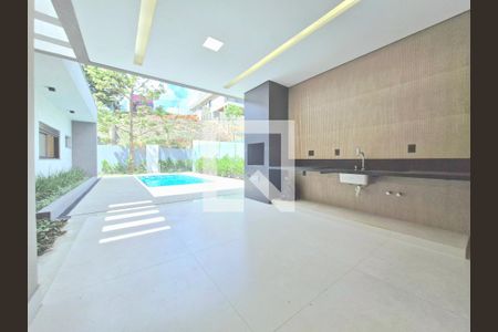 Casa de condomínio à venda com 225m², 4 quartos e 4 vagas Casa de condomínio à venda com 225m², 4 quartos e 4 vagasÁrea comum - Churrasqueira