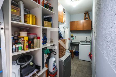 Casa à venda com 141m², 2 quartos e 1 vagaÁrea de Serviço