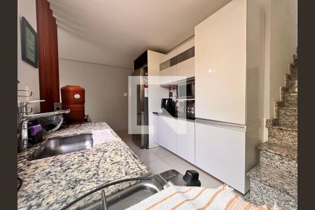 Apartamento à venda com 153m², 2 quartos e 2 vagas Apartamento à venda com 153m², 2 quartos e 2 vagasCozinha