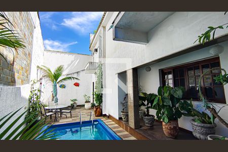 Casa à venda com 199m², 5 quartos e 1 vaga Casa à venda com 199m², 5 quartos e 1 vagaÁrea comum