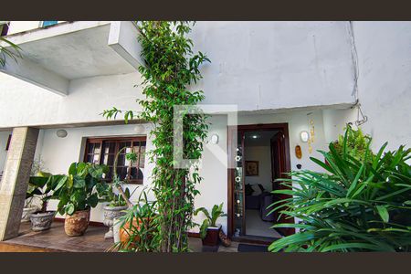 Casa à venda com 199m², 5 quartos e 1 vaga Casa à venda com 199m², 5 quartos e 1 vagaÁrea comum