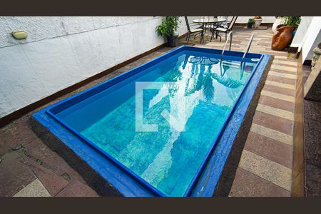 Casa à venda com 199m², 5 quartos e 1 vaga Casa à venda com 199m², 5 quartos e 1 vagaÁrea comum