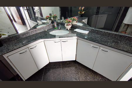 Casa à venda com 199m², 5 quartos e 1 vaga Casa à venda com 199m², 5 quartos e 1 vagabanheiro