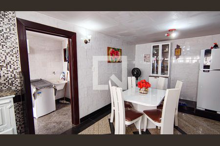 Casa à venda com 199m², 5 quartos e 1 vaga Casa à venda com 199m², 5 quartos e 1 vagacopa / cozinha