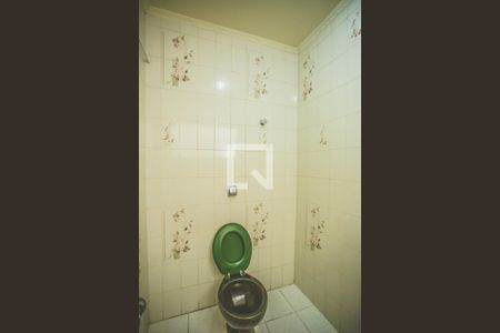 Casa de condomínio à venda com 293m², 5 quartos e 4 vagas Casa de condomínio à venda com 293m², 5 quartos e 4 vagasBanheiro 4