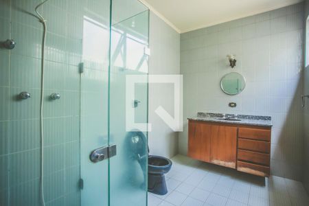 Casa de condomínio à venda com 293m², 5 quartos e 4 vagas Casa de condomínio à venda com 293m², 5 quartos e 4 vagasBanheiro 3