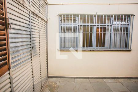 Casa de condomínio à venda com 293m², 5 quartos e 4 vagas Casa de condomínio à venda com 293m², 5 quartos e 4 vagasVista