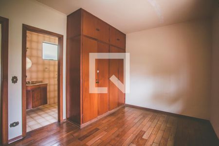 Casa de condomínio à venda com 293m², 5 quartos e 4 vagas Casa de condomínio à venda com 293m², 5 quartos e 4 vagasSuíte 2