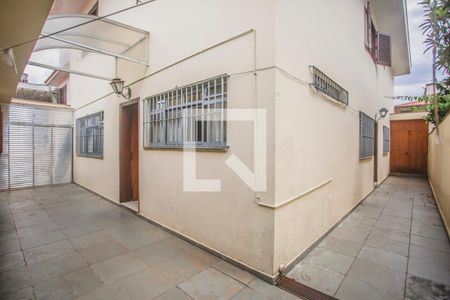 Casa de condomínio à venda com 293m², 5 quartos e 4 vagas Casa de condomínio à venda com 293m², 5 quartos e 4 vagasQuintal