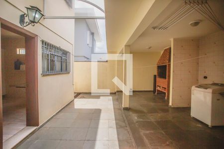 Casa de condomínio à venda com 293m², 5 quartos e 4 vagas Casa de condomínio à venda com 293m², 5 quartos e 4 vagasQuintal