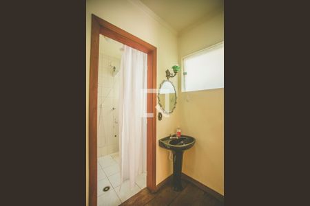 Casa de condomínio à venda com 293m², 5 quartos e 4 vagas Casa de condomínio à venda com 293m², 5 quartos e 4 vagasBanheiro 4