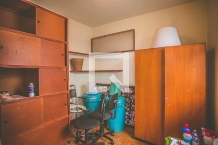 Casa de condomínio à venda com 293m², 5 quartos e 4 vagas Casa de condomínio à venda com 293m², 5 quartos e 4 vagasQuarto de Serviço