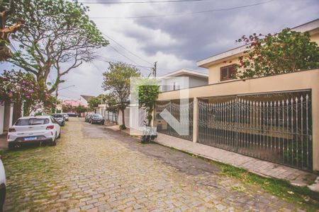 Casa de condomínio à venda com 293m², 5 quartos e 4 vagas Casa de condomínio à venda com 293m², 5 quartos e 4 vagasFachada