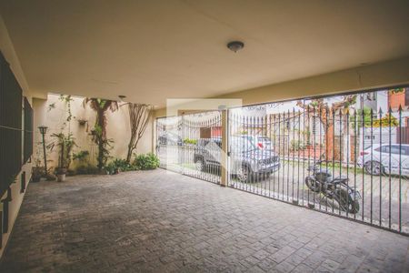 Casa de condomínio à venda com 293m², 5 quartos e 4 vagas Casa de condomínio à venda com 293m², 5 quartos e 4 vagasGaragem