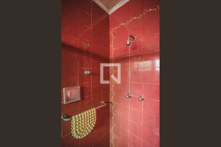 Casa de condomínio à venda com 293m², 5 quartos e 4 vagas Casa de condomínio à venda com 293m², 5 quartos e 4 vagasBanheiro Suíte