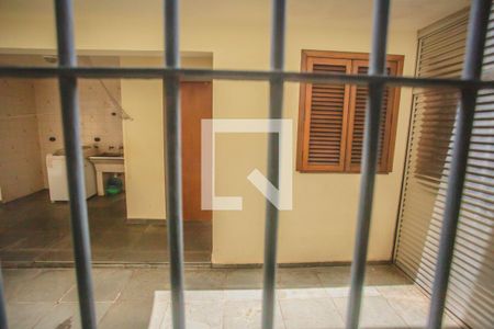 Casa de condomínio à venda com 293m², 5 quartos e 4 vagas Casa de condomínio à venda com 293m², 5 quartos e 4 vagasVista