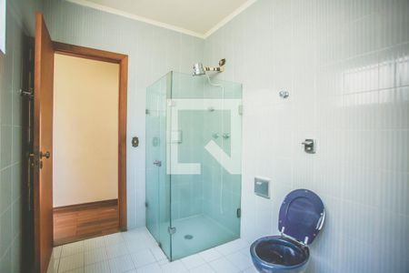 Casa de condomínio à venda com 293m², 5 quartos e 4 vagas Casa de condomínio à venda com 293m², 5 quartos e 4 vagasBanheiro 3