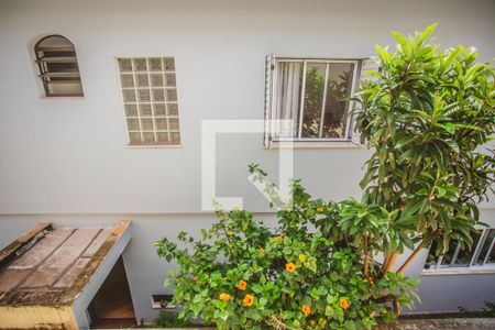 Casa de condomínio à venda com 293m², 5 quartos e 4 vagas Casa de condomínio à venda com 293m², 5 quartos e 4 vagasVista