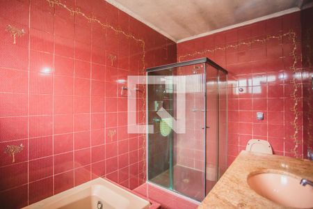 Casa de condomínio à venda com 293m², 5 quartos e 4 vagas Casa de condomínio à venda com 293m², 5 quartos e 4 vagasBanheiro Suíte