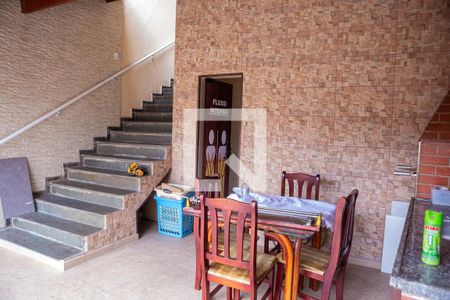 Casa à venda com 140m², 3 quartos e 2 vagasÁrea externa 