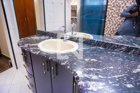 Casa à venda com 140m², 3 quartos e 2 vagasBanheiro do Quarto 3