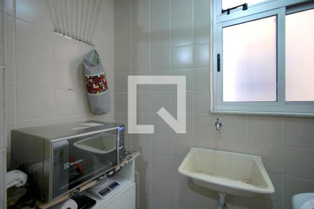 Área de Serviço de apartamento para alugar com 2 quartos, 63m² em Sagrada Família, Belo Horizonte