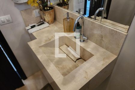 Casa à venda com 305m², 4 quartos e 3 vagasLavabo 