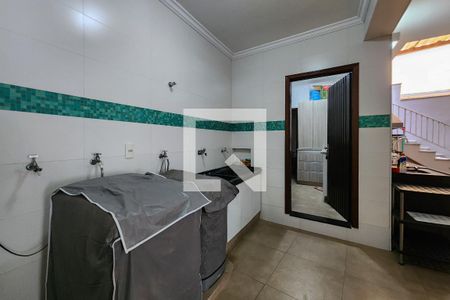 Casa à venda com 305m², 4 quartos e 3 vagasÁrea de Serviço 