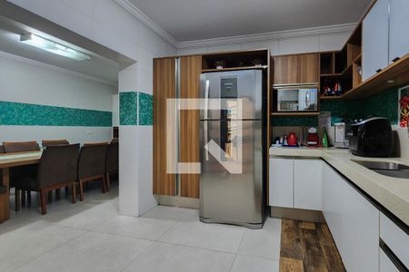 Casa à venda com 305m², 4 quartos e 3 vagasCozinha 