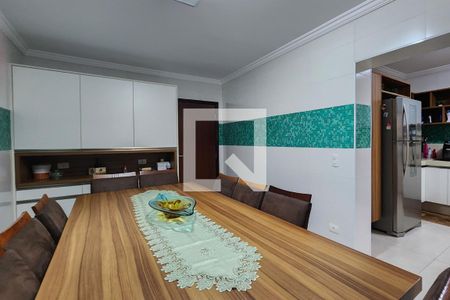 Casa à venda com 305m², 4 quartos e 3 vagasCozinha 