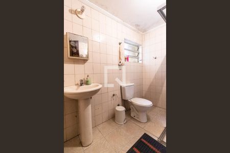 Casa à venda com 200m², 6 quartos e 1 vaga Casa à venda com 200m², 6 quartos e 1 vagaBanheiro de serviço