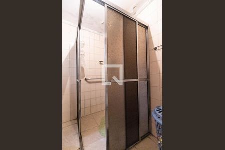 Casa à venda com 200m², 6 quartos e 1 vaga Casa à venda com 200m², 6 quartos e 1 vagaBanheiro de serviço