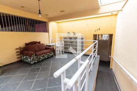 Casa à venda com 200m², 6 quartos e 1 vaga Casa à venda com 200m², 6 quartos e 1 vagaGaragem