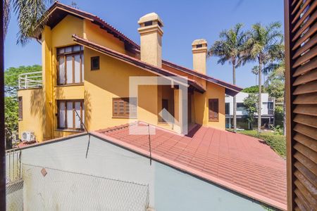 Casa de condomínio à venda com 217m², 3 quartos e 2 vagas Casa de condomínio à venda com 217m², 3 quartos e 2 vagasVista