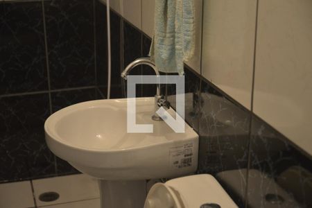 Casa para alugar com 240m², 4 quartos e 2 vagasBanheiro Social