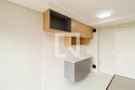 Cozinha de apartamento para alugar com 1 quarto, 28m² em Vila Mazzei, São Paulo