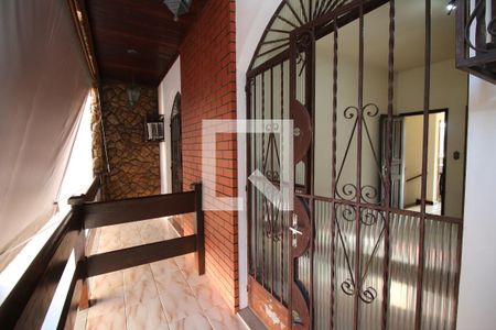 Casa à venda com 298m², 4 quartos e 2 vagasVaranda 2º piso fundos