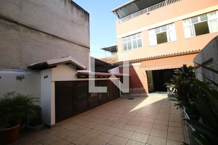 Casa à venda com 298m², 4 quartos e 2 vagasQuintal