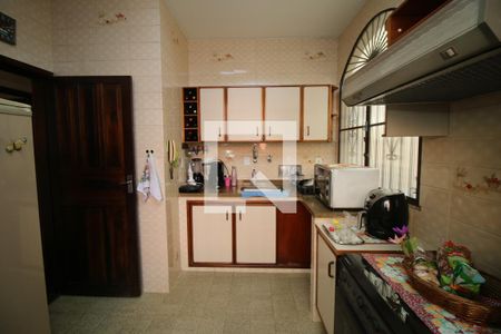 Casa à venda com 298m², 4 quartos e 2 vagasCozinha