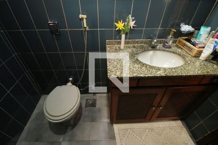 Casa à venda com 298m², 4 quartos e 2 vagasLavabo