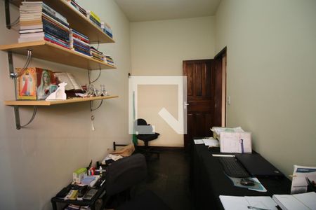 Casa à venda com 298m², 4 quartos e 2 vagasEscritório